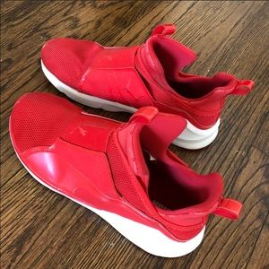 Red Kylie pumas